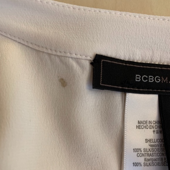 BCBGMaxAzria White V-Neck Long Sleeves Blouse - Picture 8 of 15